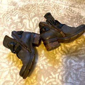 AS 98 bootie.  Double zip. Size 39. Color is weathered black.  In GREAT shape!